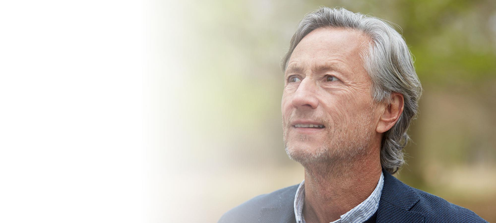 右側にイアン肖像画